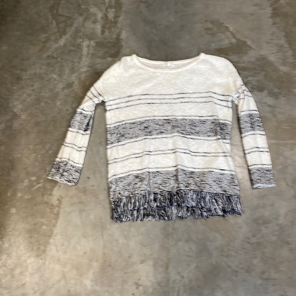 Trendy sweater